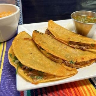 Lunch Quesabirria Tacos